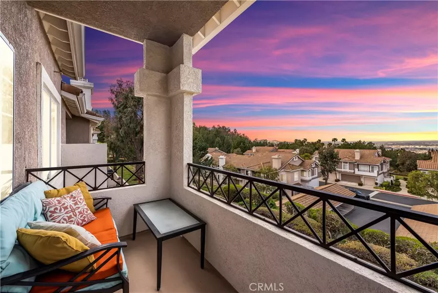 1045 S Rising Sun CT, Anaheim Hills, CA 92808