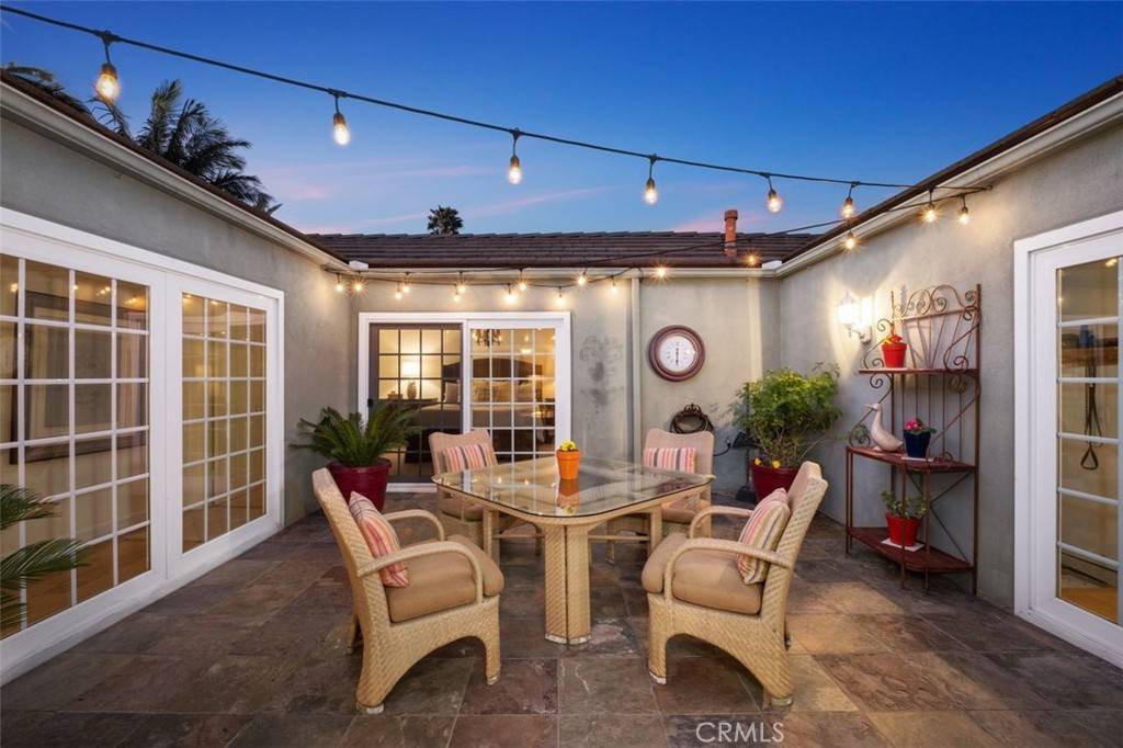 17071 Newquist LN, Huntington Beach, CA 92649