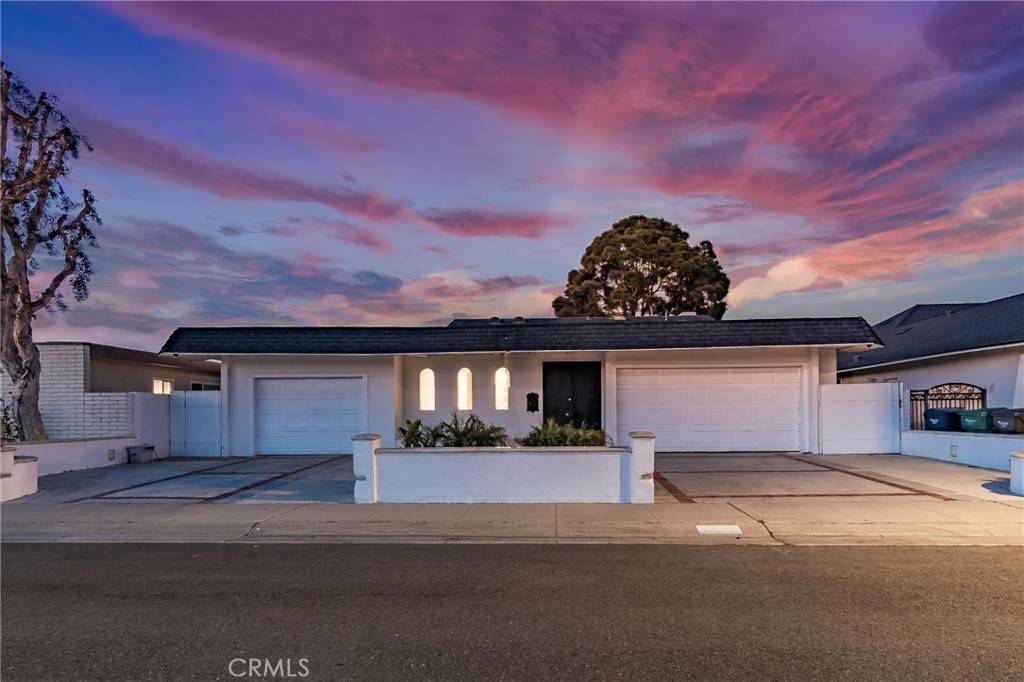 16602 Wellington CIR, Huntington Beach, CA 92649