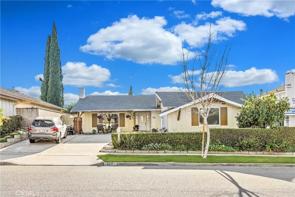 Anaheim Hills, CA 92807,225 N Barryknoll ST