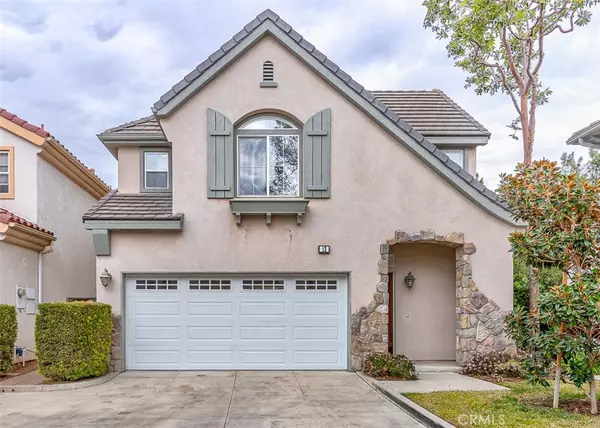 12 Lantern LN, Irvine, CA 92618