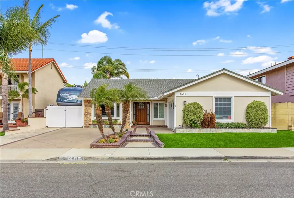 Huntington Beach, CA 92647,6681 Crista Palma