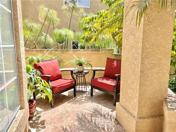 Lake Forest, CA 92610,33 Calabria LN