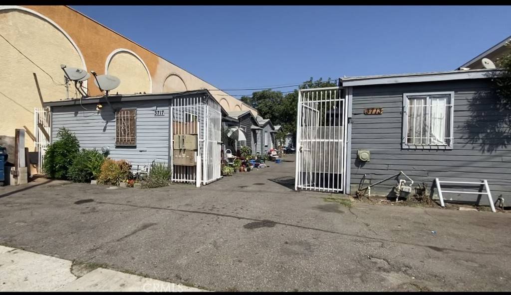 3713 W Imperial Hwy, Inglewood, CA 90303