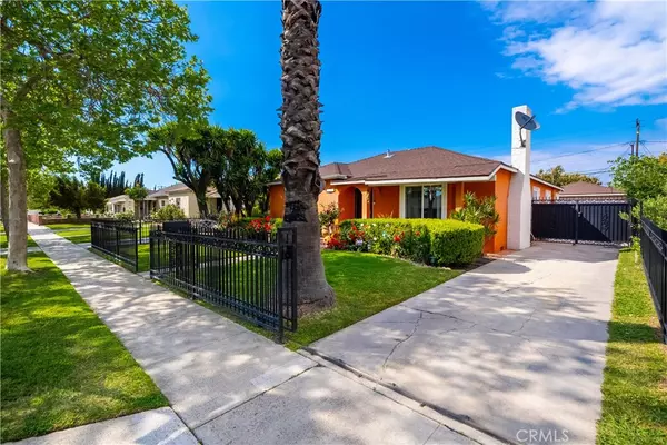 Santa Ana, CA 92703,1523 W 7th ST