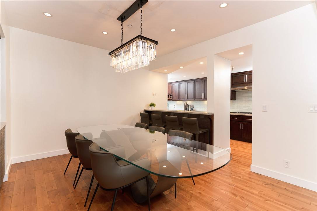Beverly Hills, CA 90210,324 N Palm DR #401