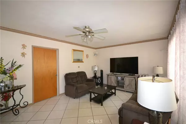Santa Ana, CA 92707,1919 Oak ST