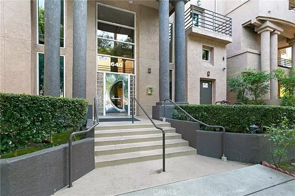 Long Beach, CA 90802,640 W 4th ST #205