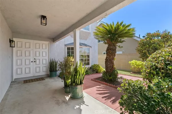 Huntington Beach, CA 92647,17192 Englewood CIR