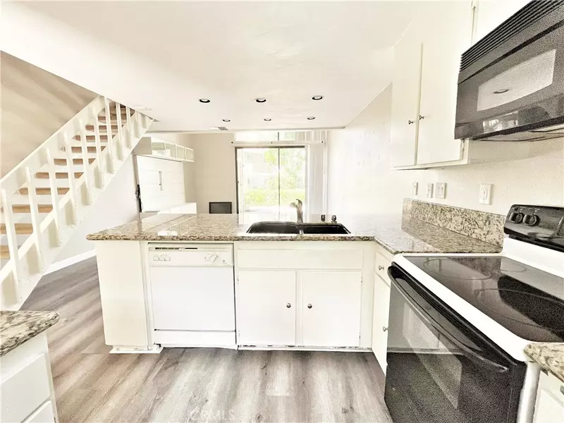 120 Lakepines, Irvine, CA 92620