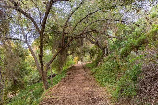 1000000 Mission RD, Fallbrook, CA 92028