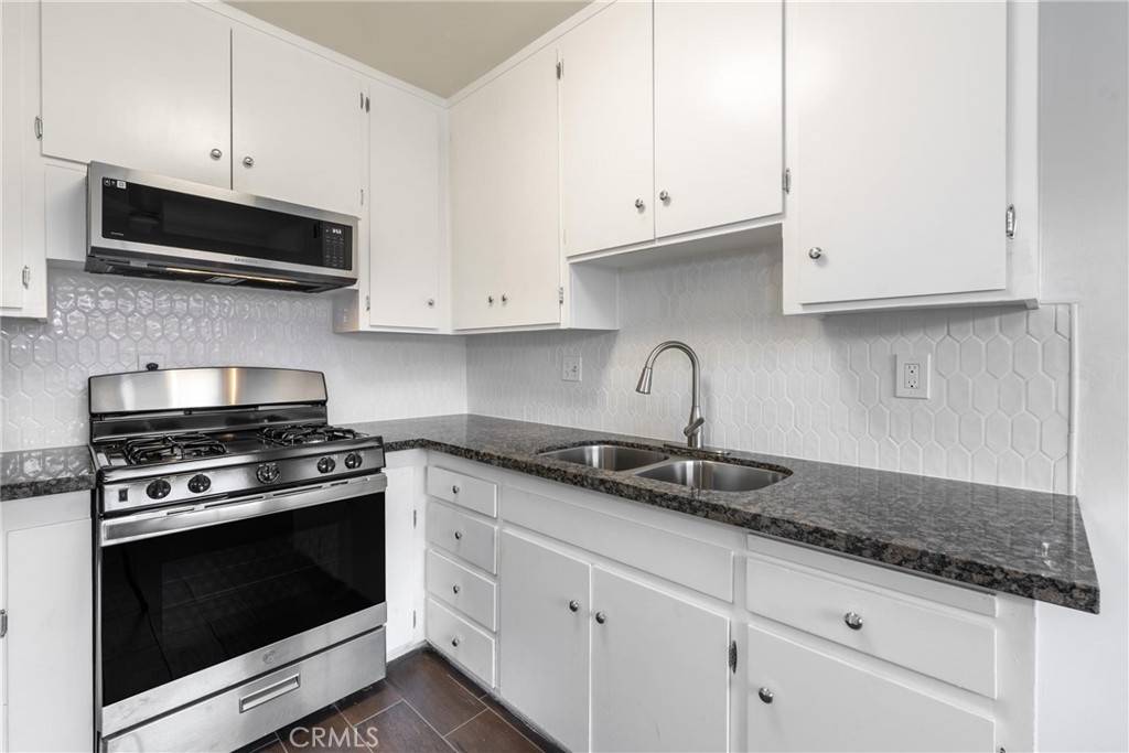 615 S Euclid ST #J-1,  Santa Ana,  CA 92704