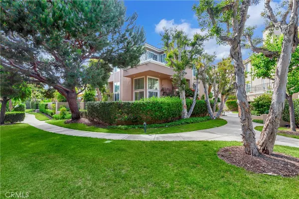 Huntington Beach, CA 92648,19392 Peachtree LN