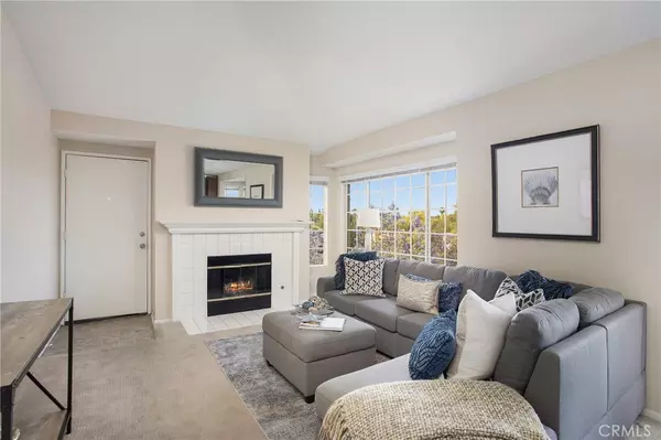 Aliso Viejo, CA 92656,23412 Pacific Park DR #26J