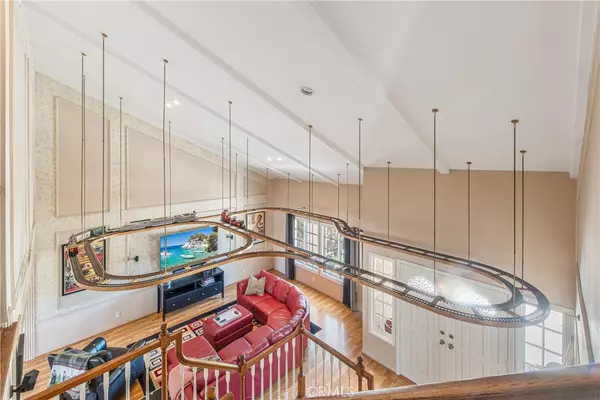 Fountain Valley, CA 92708,10297 Bunting