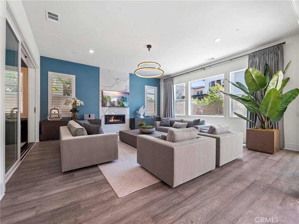 126 Crossover, Irvine, CA 92618