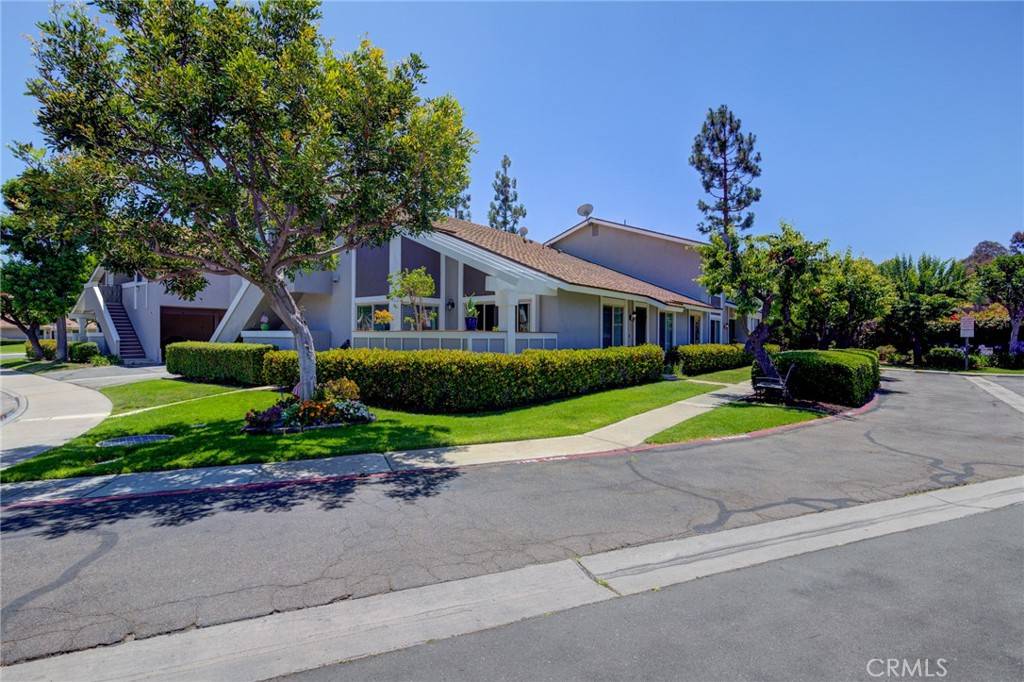 Huntington Beach, CA 92647,6662 Sun DR