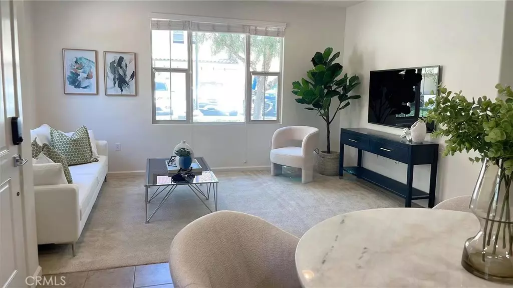 802 El Paseo, Lake Forest, CA 92610
