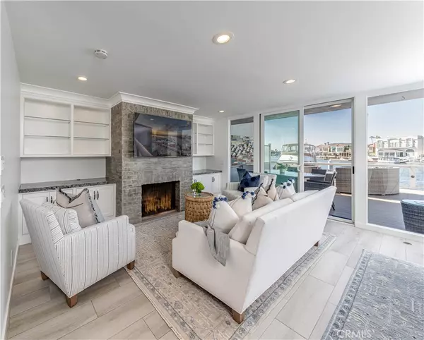 Huntington Beach, CA 92649,4073 Aladdin DR