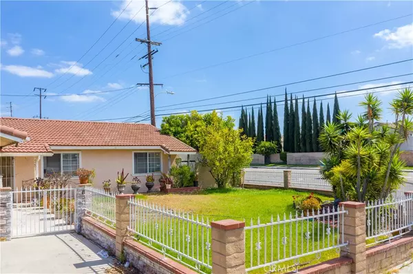 Santa Ana, CA 92704,5201 W Henderson PL