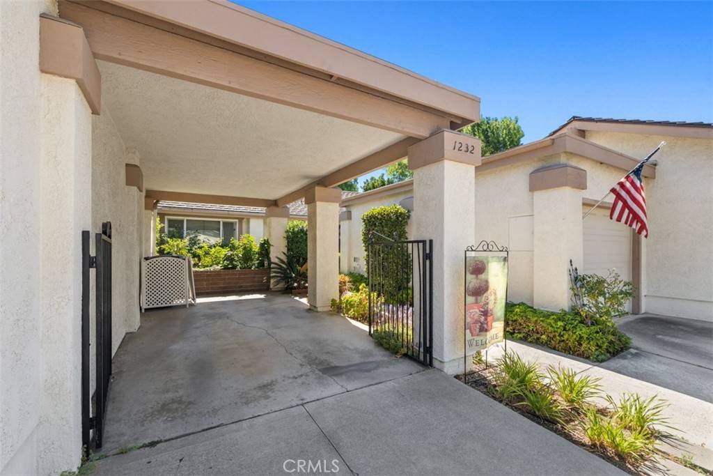 Placentia, CA 92870,1232 Woodside DR