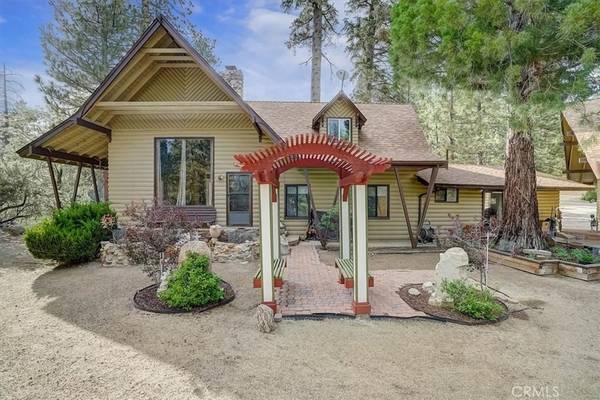 38959 Rim Of The World DR, Fawnskin, CA 92333