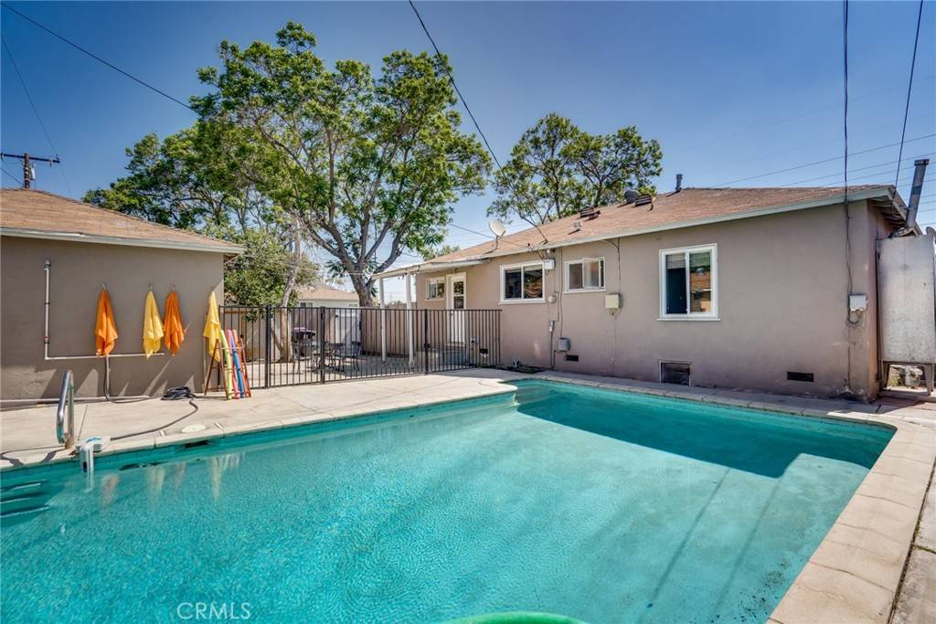 3747 Stevely AVE, Long Beach, CA 90808
