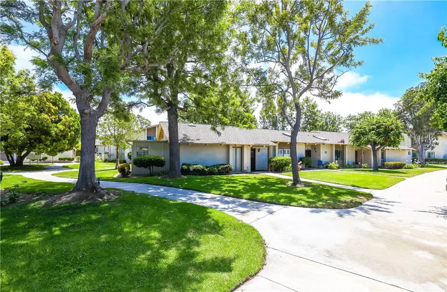 8877 Lauderdale CT #208C, Huntington Beach, CA 92646