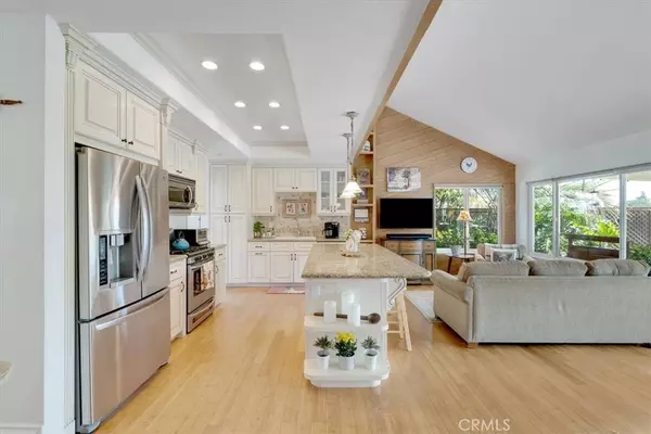 Anaheim Hills, CA 92807,230 S Hillcrest