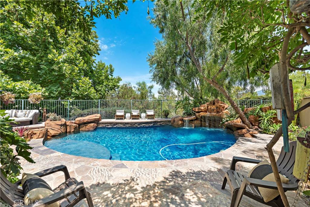 5 Ledgewood DR, Rancho Santa Margarita, CA 92688