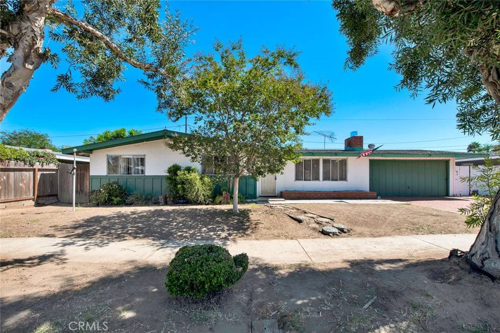 270 Sierks ST, Costa Mesa, CA 92627