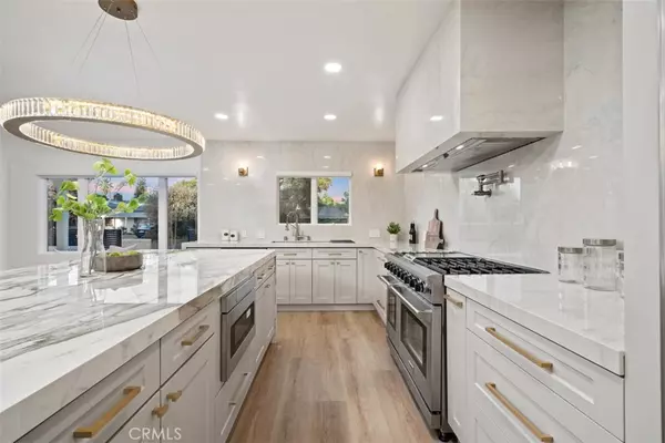 Valley Village, CA 91607,5439 Gentry AVE