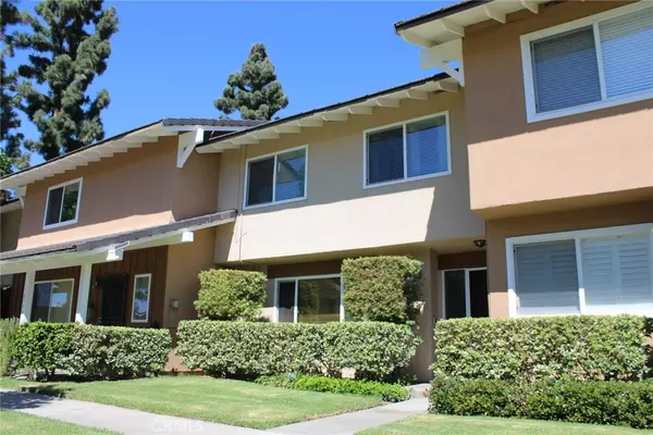10590 La Rosa LN, Fountain Valley, CA 92708