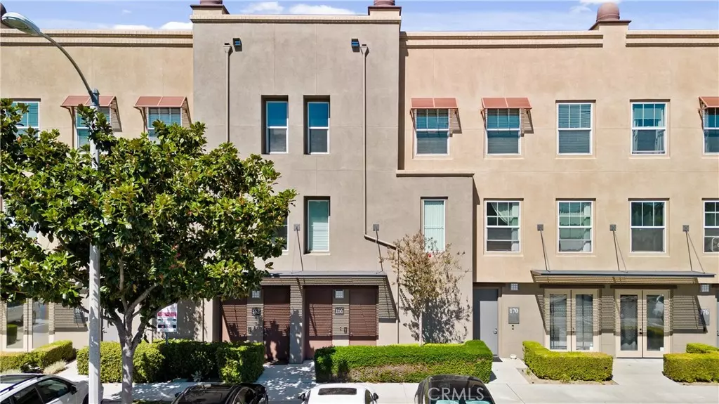 Fullerton, CA 92832,166 Soco DR