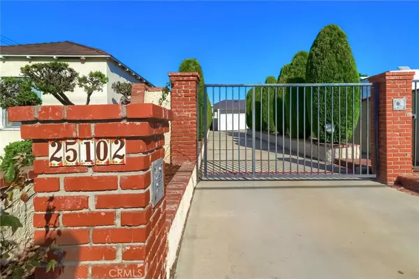Lomita, CA 90717,25102 Oak ST