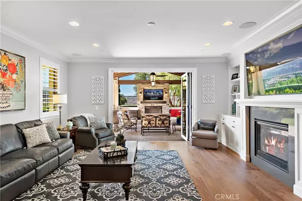 Rancho Mission Viejo, CA 92694,8 VIVIDO