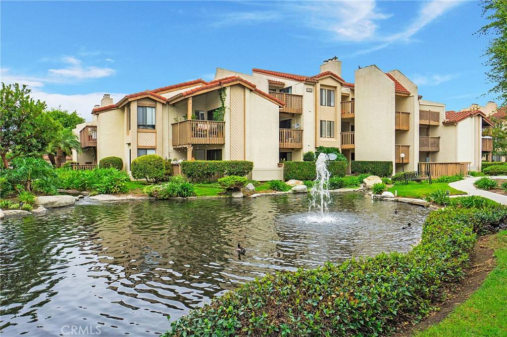 4852 Cabana DR #100, Huntington Beach, CA 92649