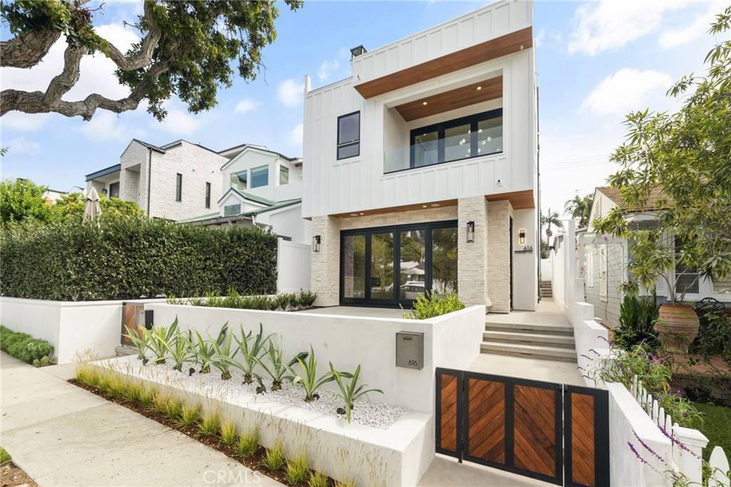 616 Poinsettia AVE, Corona Del Mar, CA 92625
