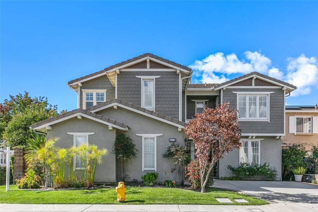 16751 Westfield LN, Huntington Beach, CA 92649
