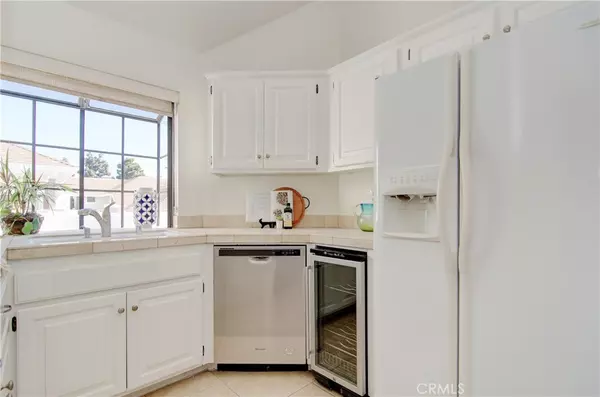 Huntington Beach, CA 92649,4682 Warner AVE #C303