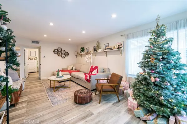 Mission Viejo, CA 92691,22917 Via Cereza 4J