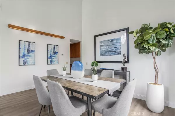 Irvine, CA 92620,11 Ensueno W