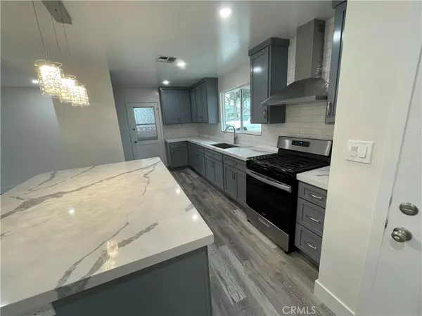 Placentia, CA 92870,707 Moonbeam ST
