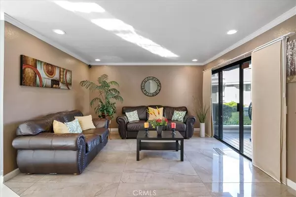 146 S Seneca CIR #23,  Anaheim,  CA 92805