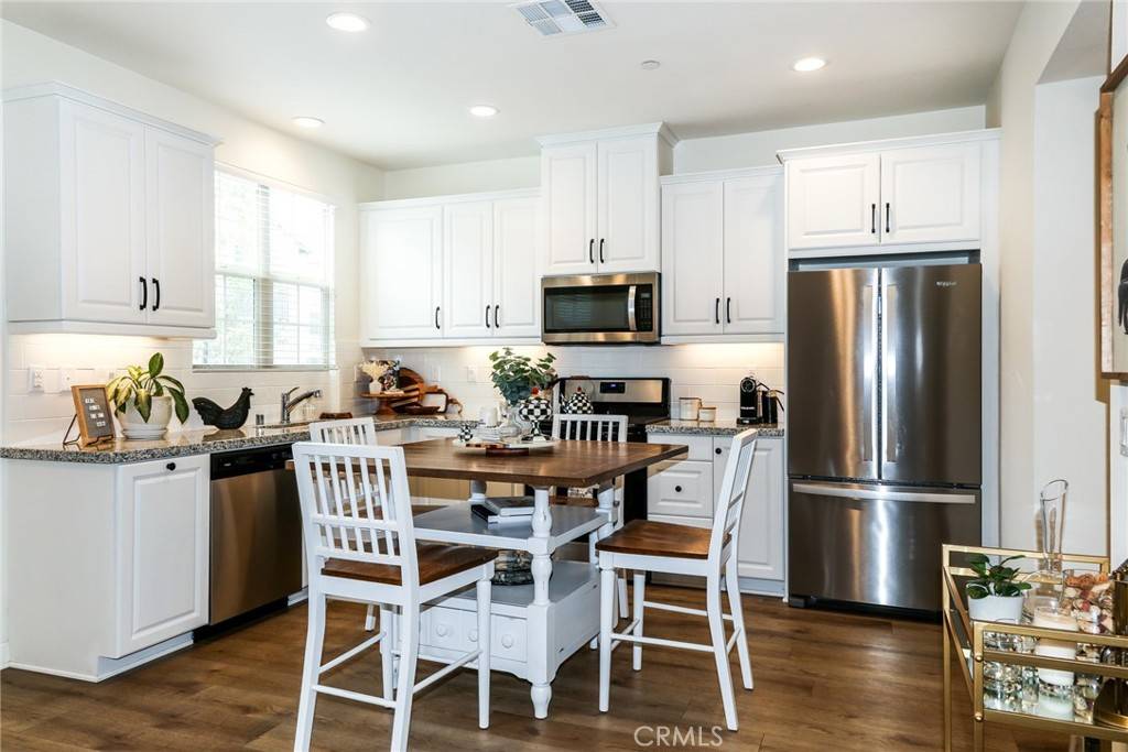 Stanton, CA 90680,372 sunrise
