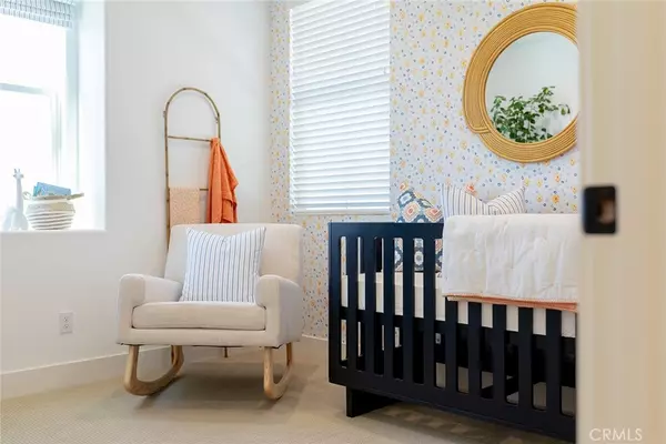 Fontana, CA 92336,16084 Jamie LN #4