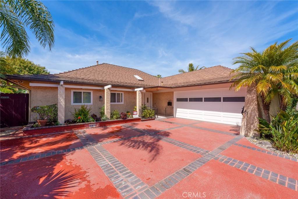Huntington Beach, CA 92649,16971 Roundhill DR