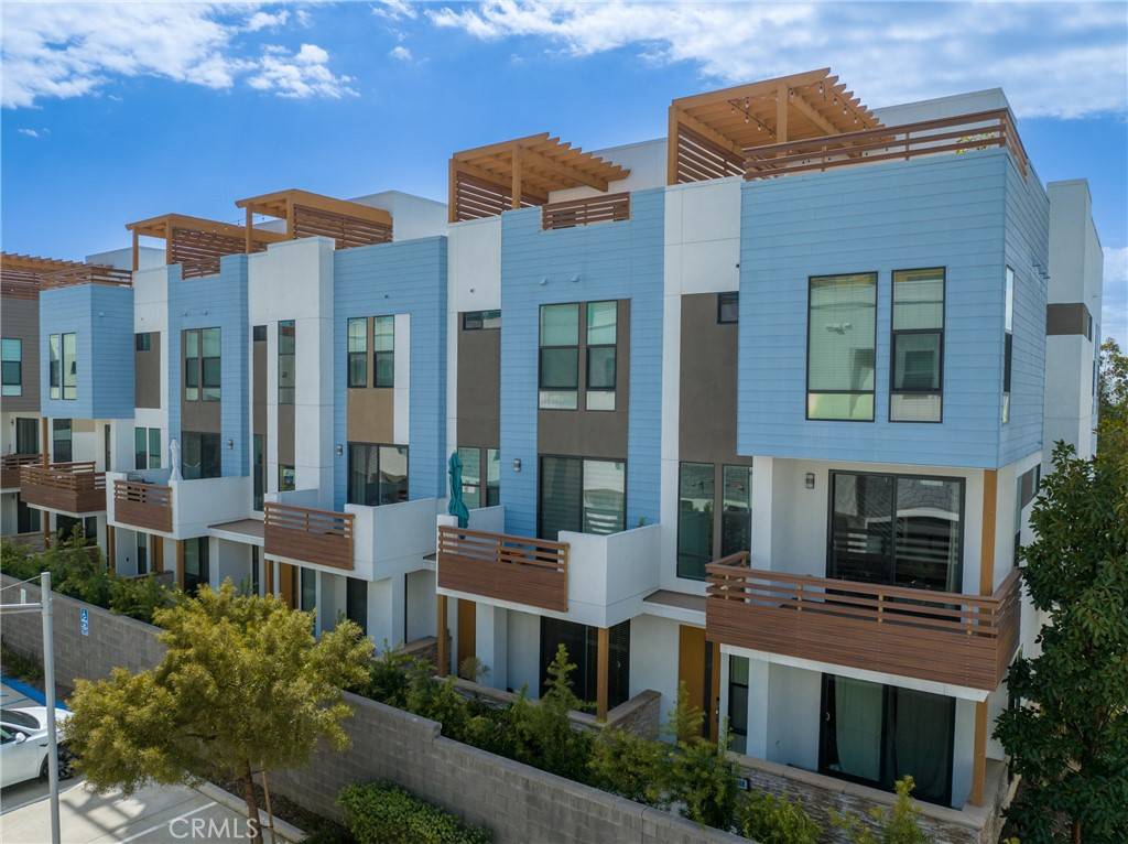 1686 Topanga #111, Costa Mesa, CA 92627