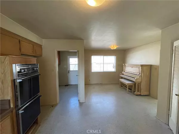 Los Alamitos, CA 90720,3612 Kempton DR