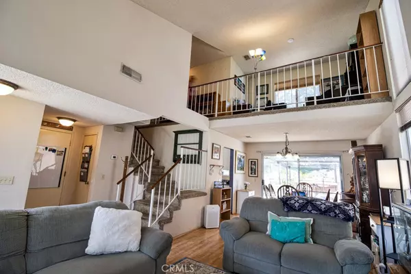 Sylmar, CA 91342,11341 Glamis ST
